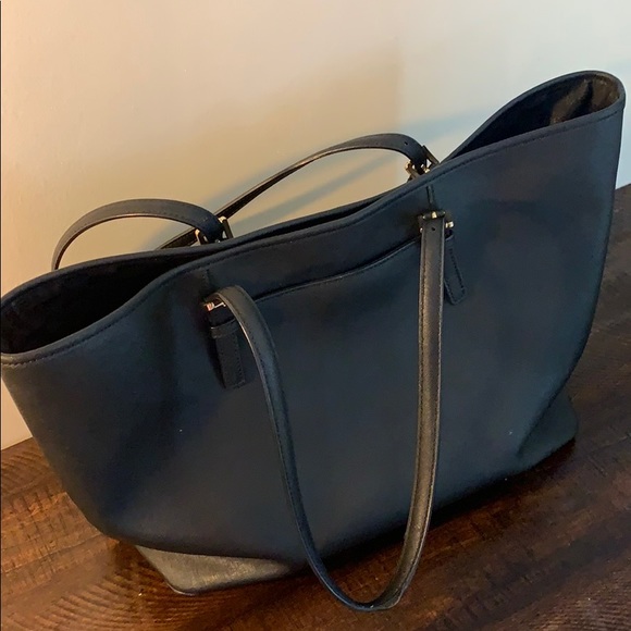 Michael Kors Jet Set Travel Multi Function Tote - Picture 2 of 5